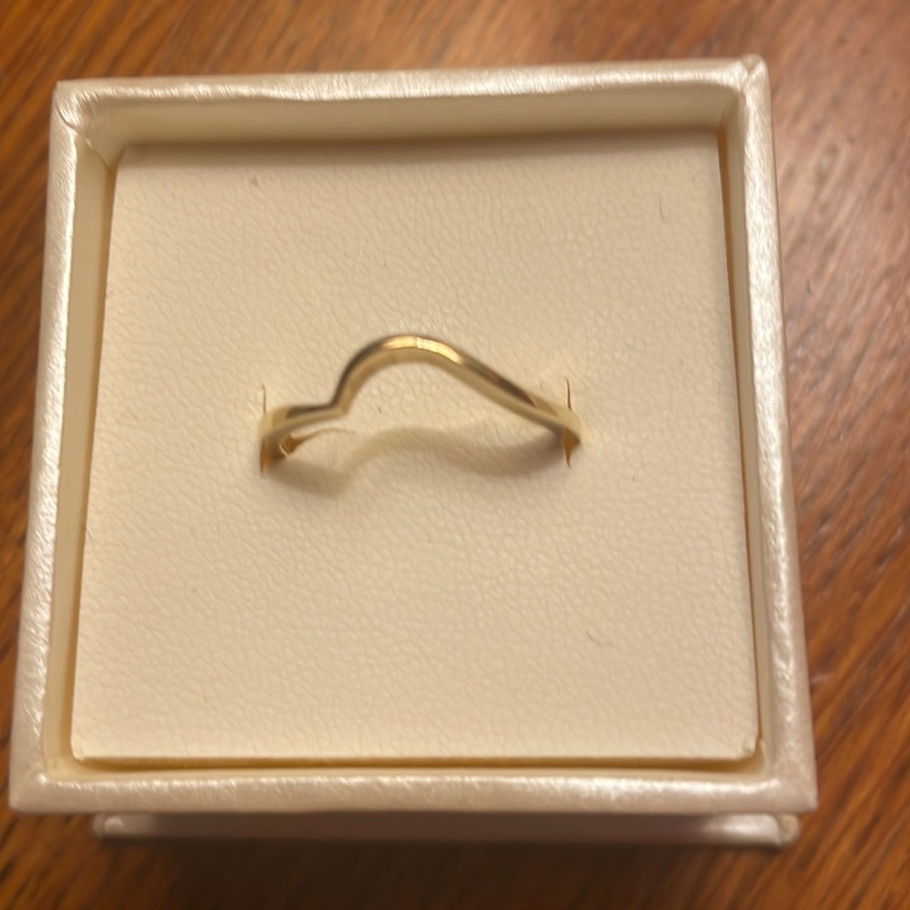 Gold Wave Stackable Ring - Women's Minimal Jewelry